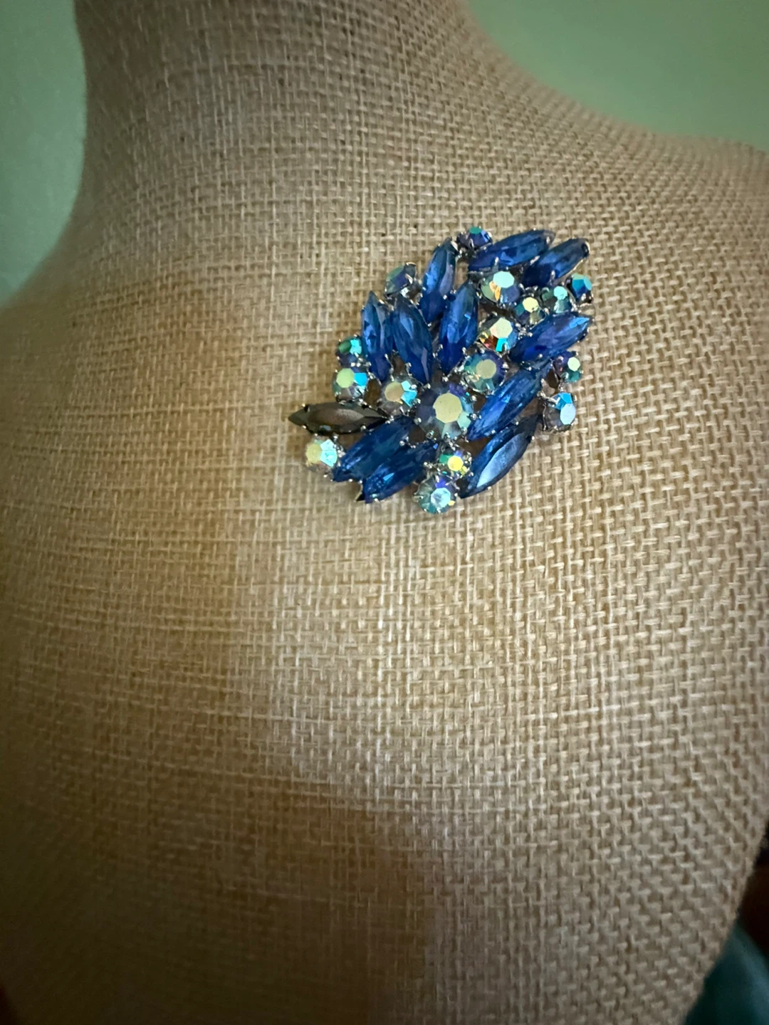 Vintage Aurora Borealis Blue Crystals Brooch - photo 4