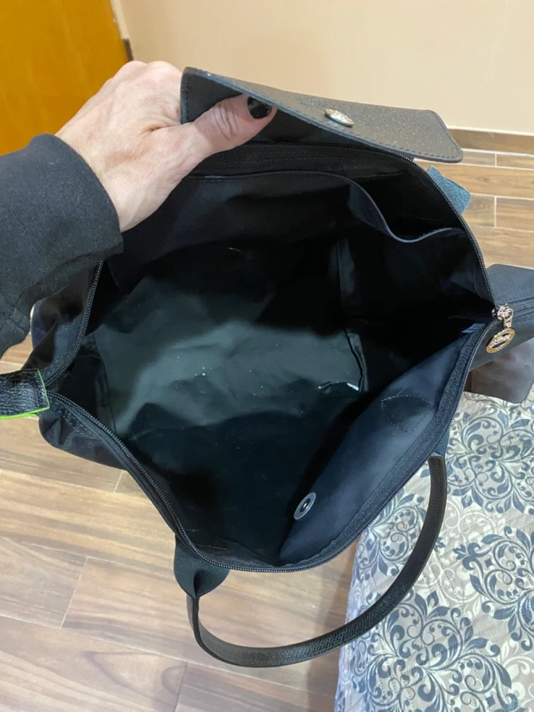 Authentic long champ image indicator(10)