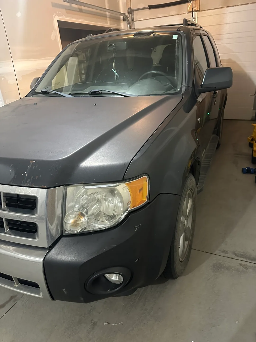2008 Ford Escape Limited Edition — Runs Great! 220,000 KM