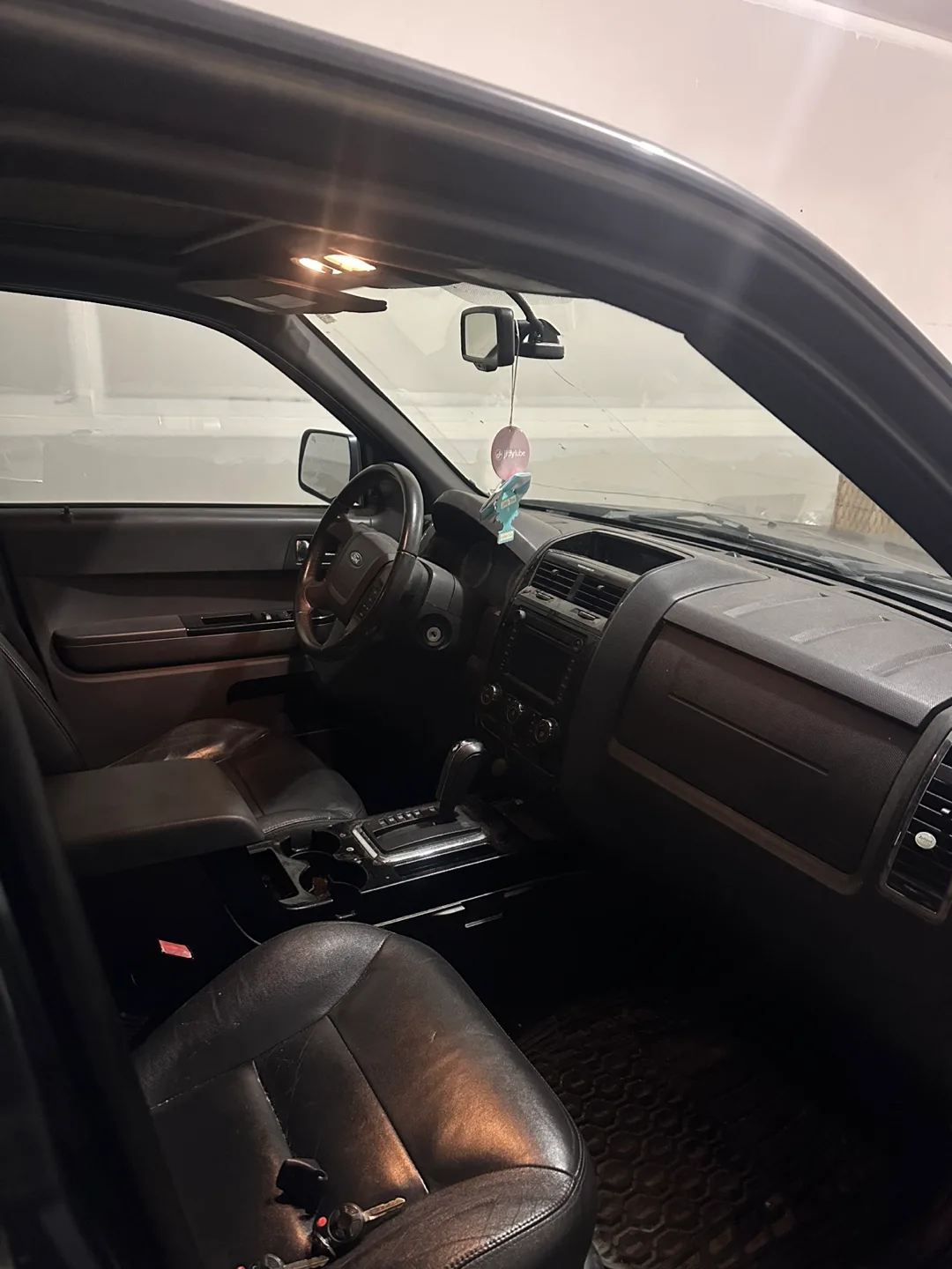 2008 Ford Escape Limited Edition — Runs Great! 220,000 KM image indicator(7)