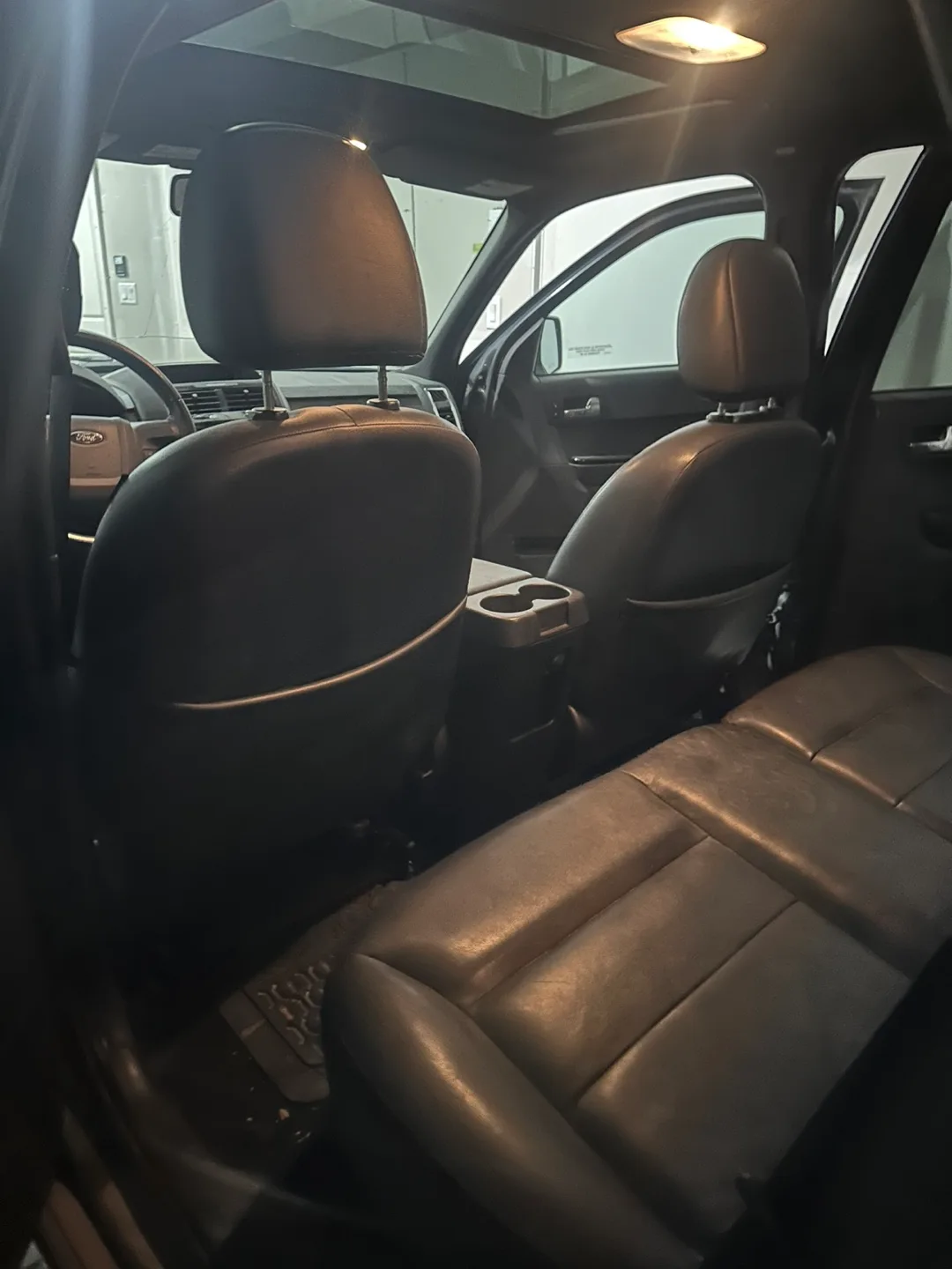 2008 Ford Escape Limited Edition — Runs Great! 220,000 KM image indicator(8)