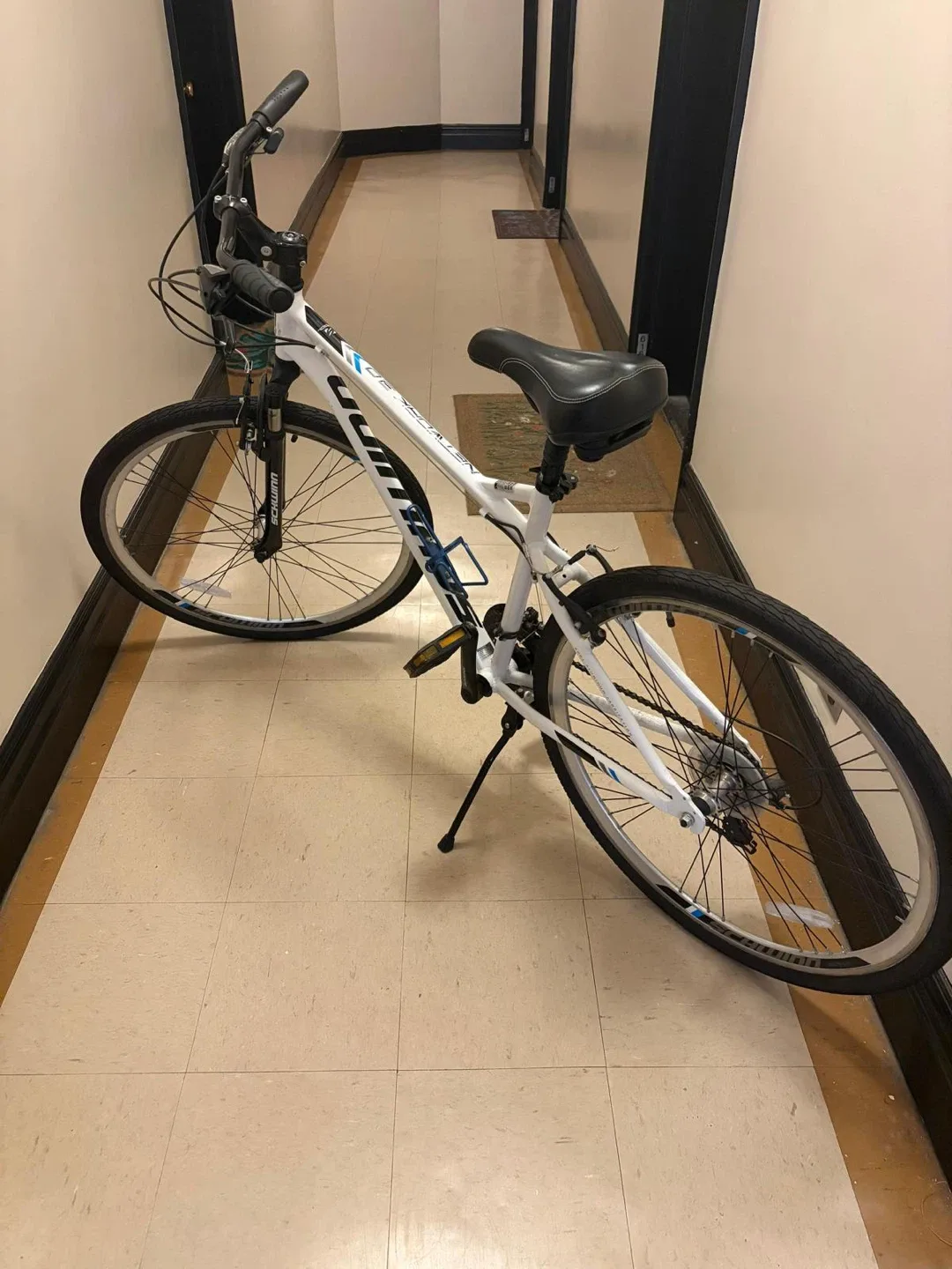 Schwinn Network 3.0 White Bike thumbnail