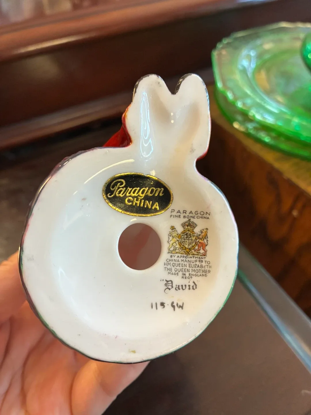 Paragon Fine Bone China Figurine image indicator(4)