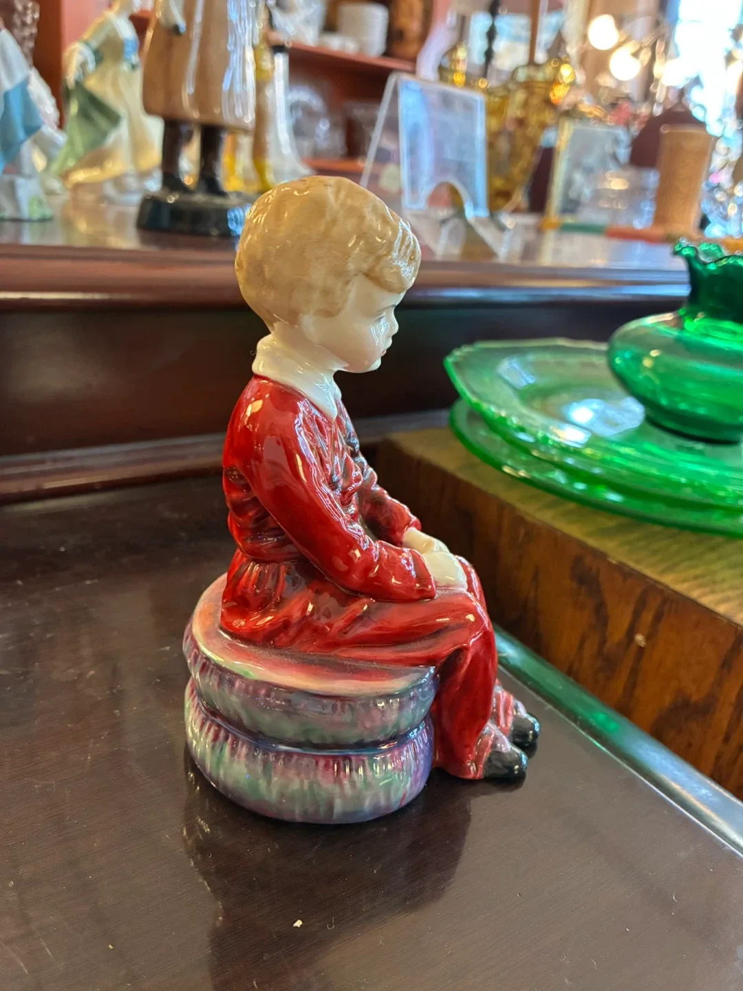 Paragon Fine Bone China Figurine image indicator(2)