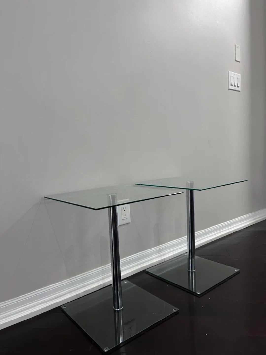 Glass Top End Tables (Set of 2) image indicator(2)
