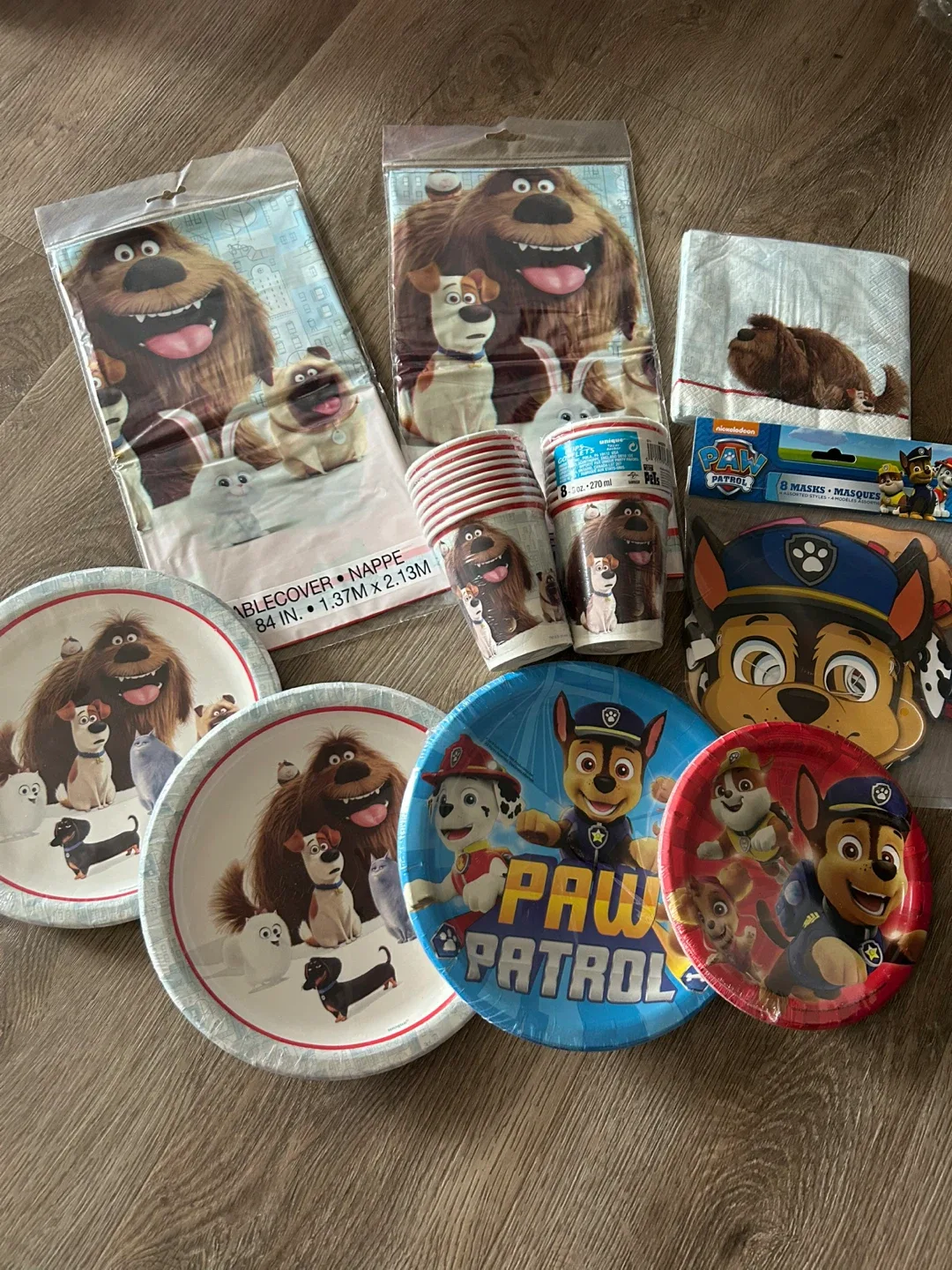 Kids Party Supplies lot - Secret Life of Pets & Paw Patrol image indicator(2)