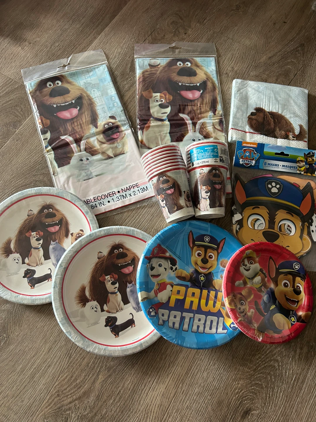 Kids Party Supplies lot - Secret Life of Pets & Paw Patrol