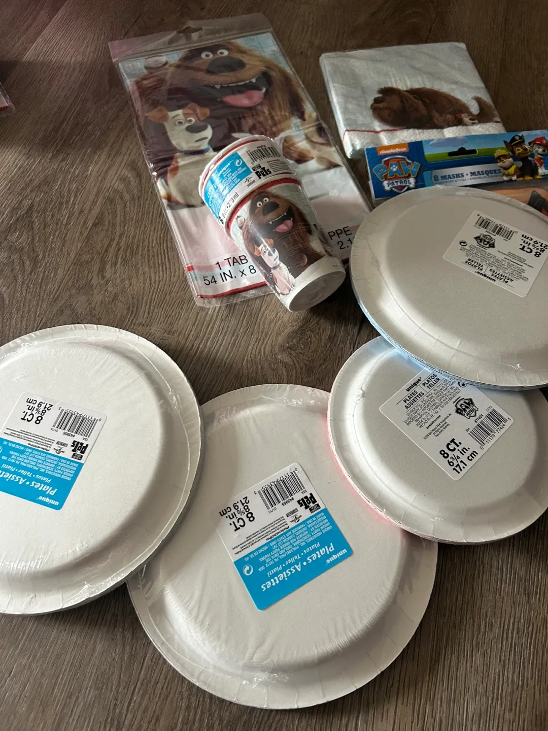 Kids Party Supplies lot - Secret Life of Pets & Paw Patrol image indicator(5)