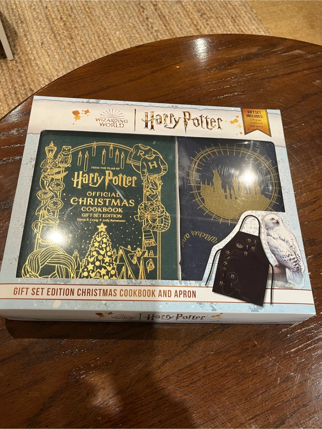 Harry Potter Christmas Cookbook & Apron Gift Set