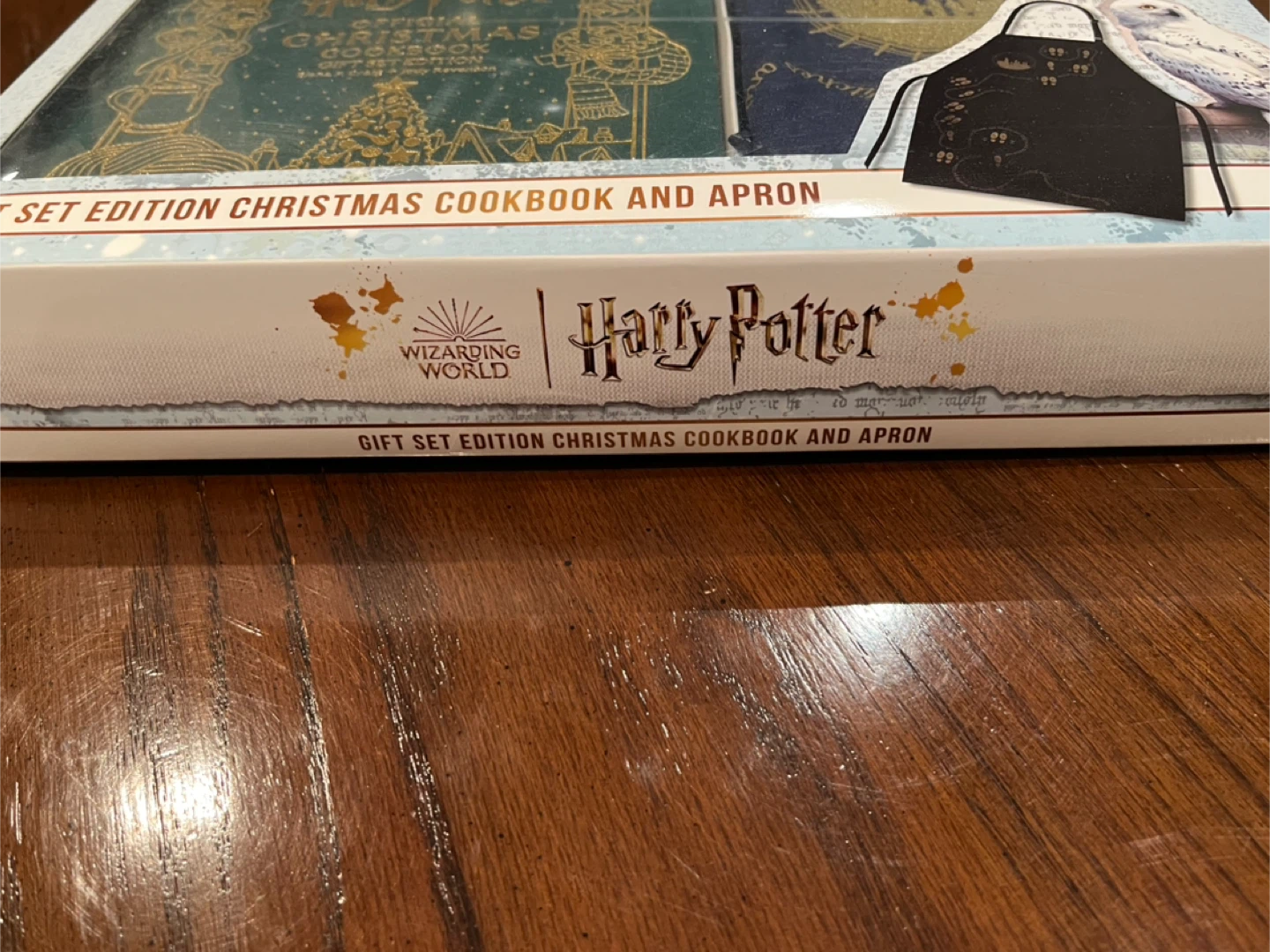 Harry Potter Christmas Cookbook & Apron Gift Set - photo 2