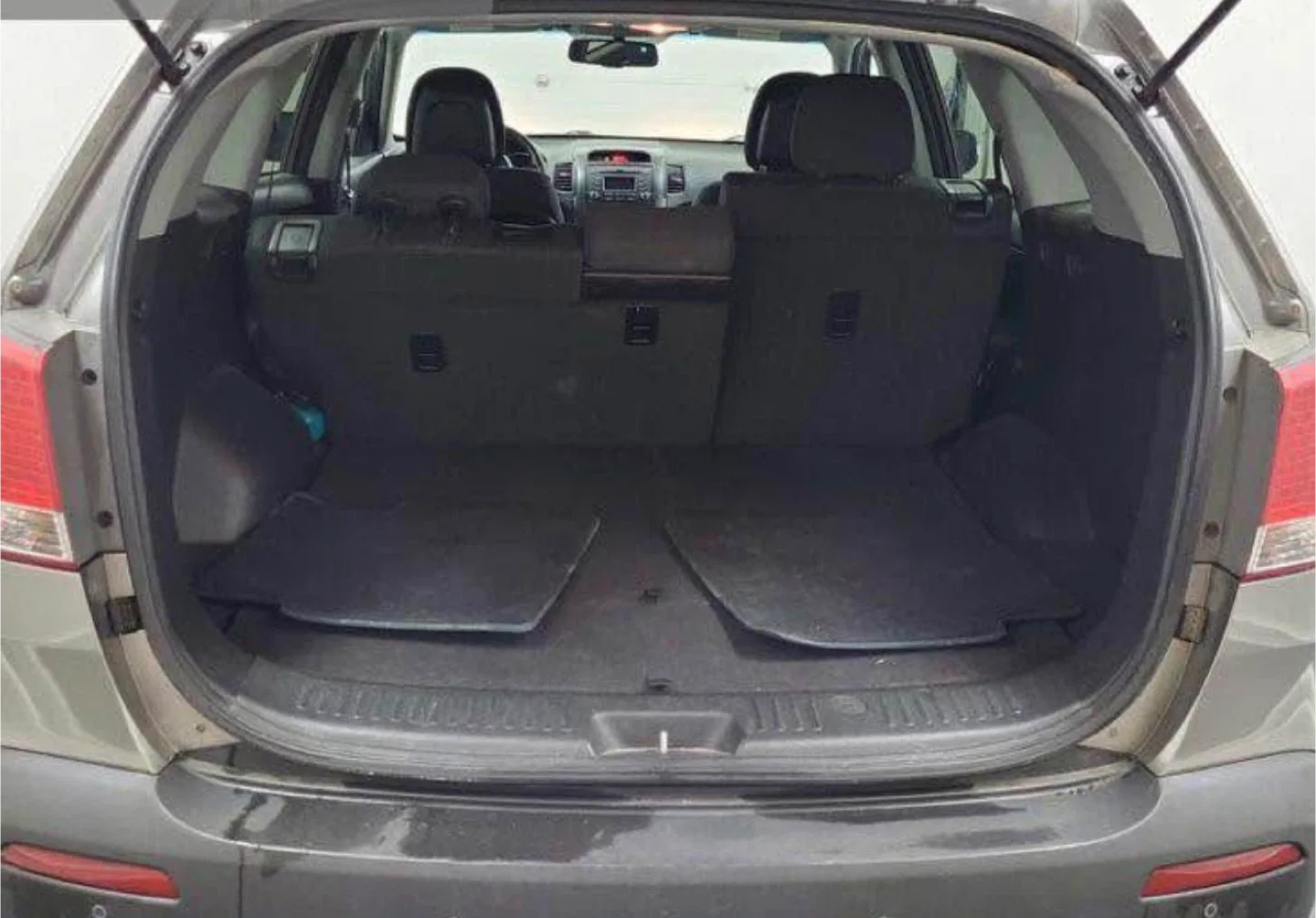 Kia Sorento SUV - 2012 image indicator(5)