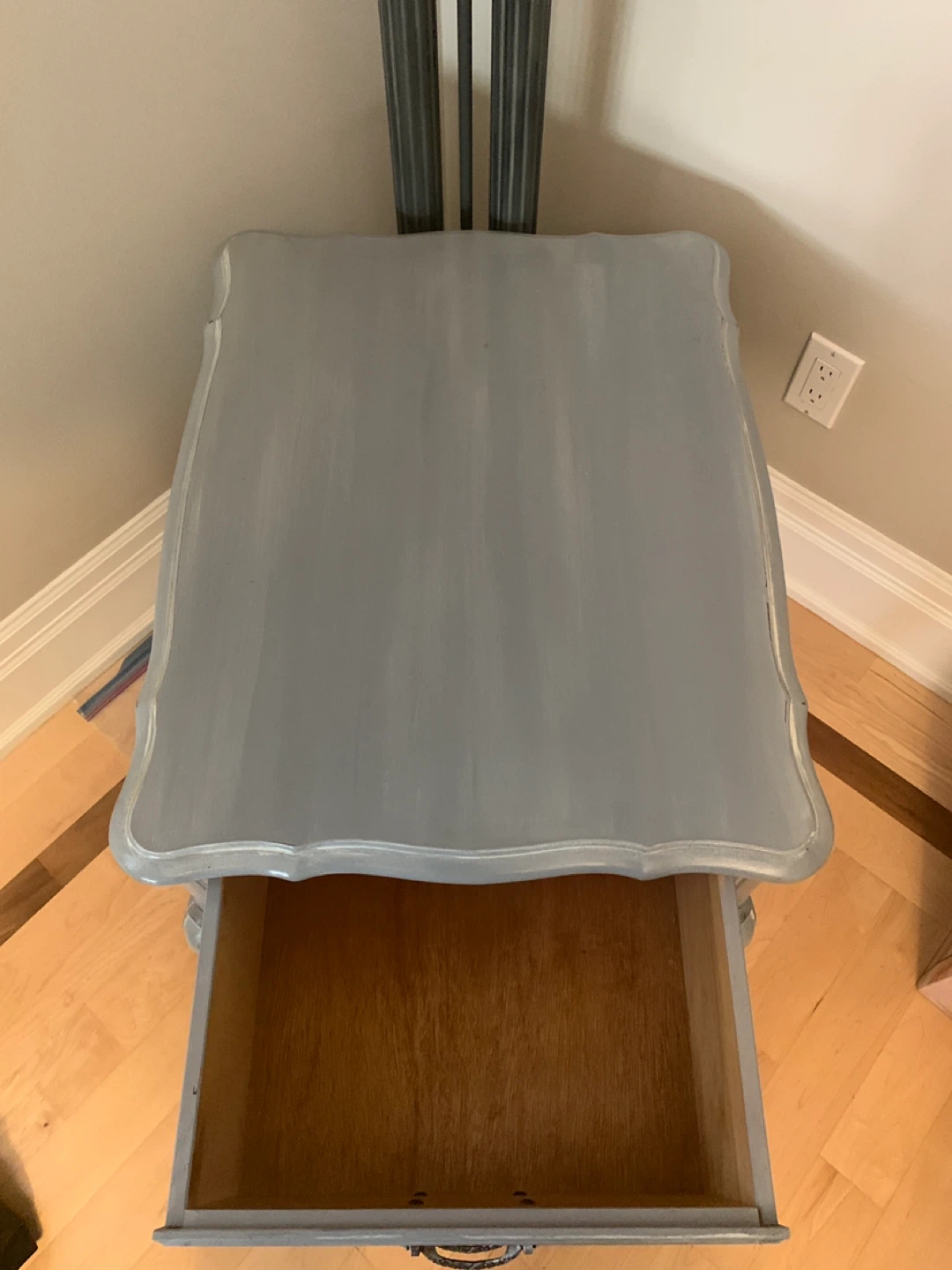 Grey Painted Wood End Table - photo 4