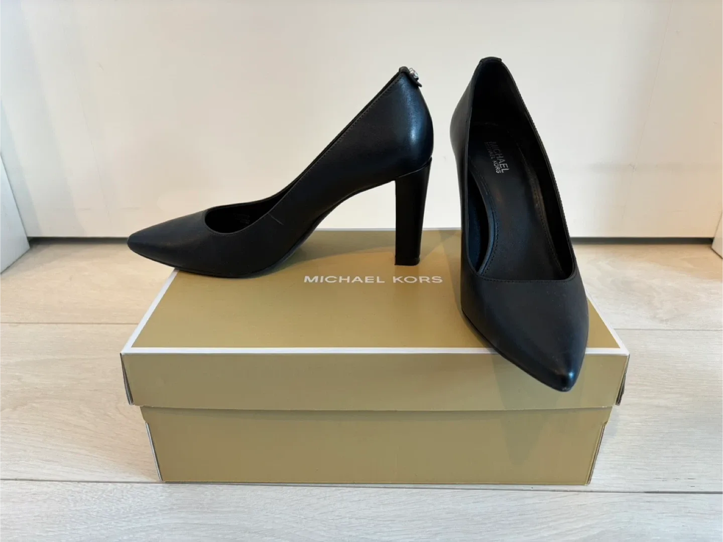 Michael Kors Black Leather Heels image indicator(2)