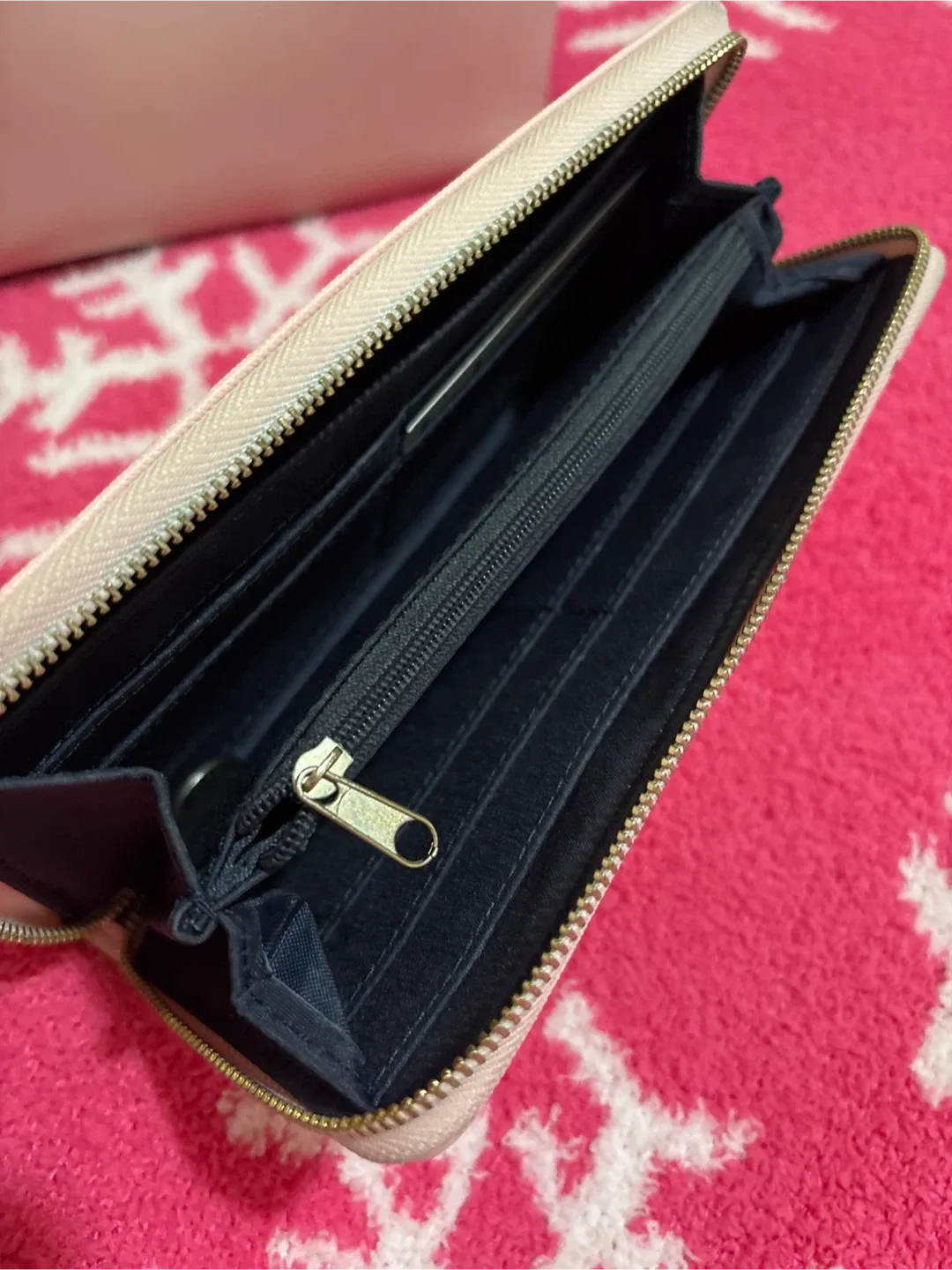 Tommy Hilfiger Pink Wallet image indicator(3)