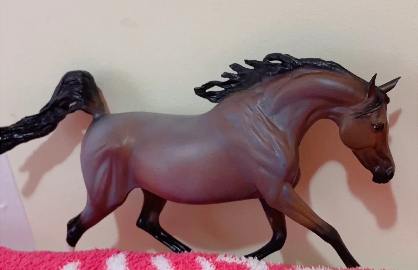 Breyer Horse Figurine image indicator(3)