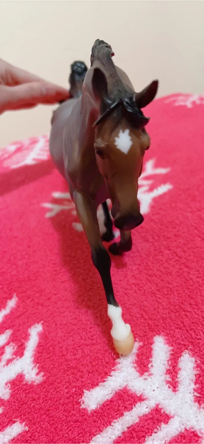 Breyer Horse Figurine image indicator(2)