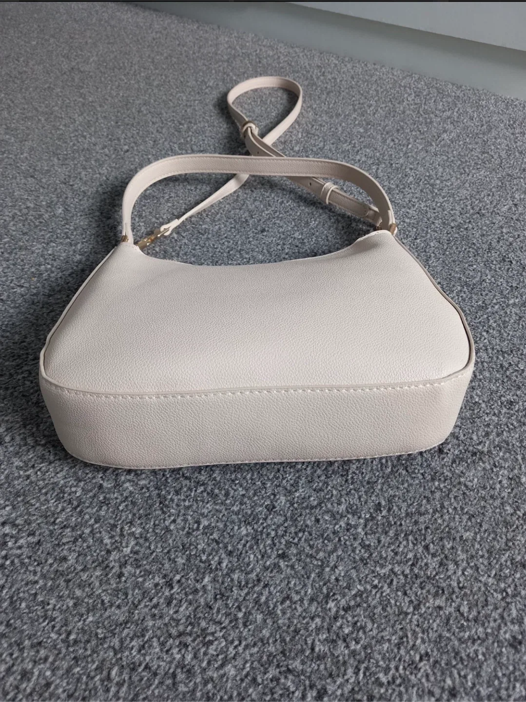 New (Unused) U.S. Polo Assn. Jones Small Hobo Bag - Beige image indicator(4)