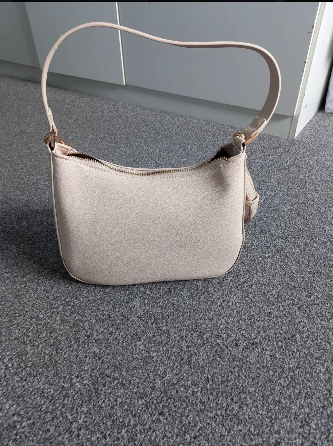 New (Unused) U.S. Polo Assn. Jones Small Hobo Bag - Beige image indicator(3)