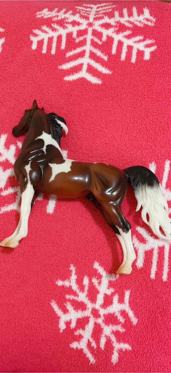LIMITED EDITION Breyer Horse Figurine image indicator(3)