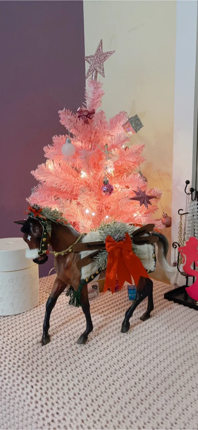 Christmas Limited Edition Breyer Horse Figurine thumbnail