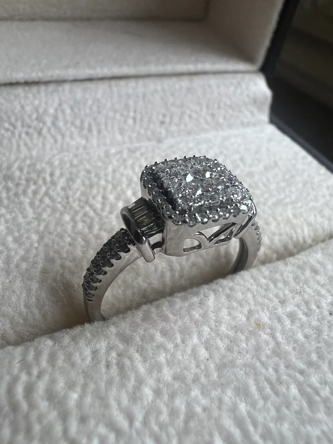 10 k Diamond Ring