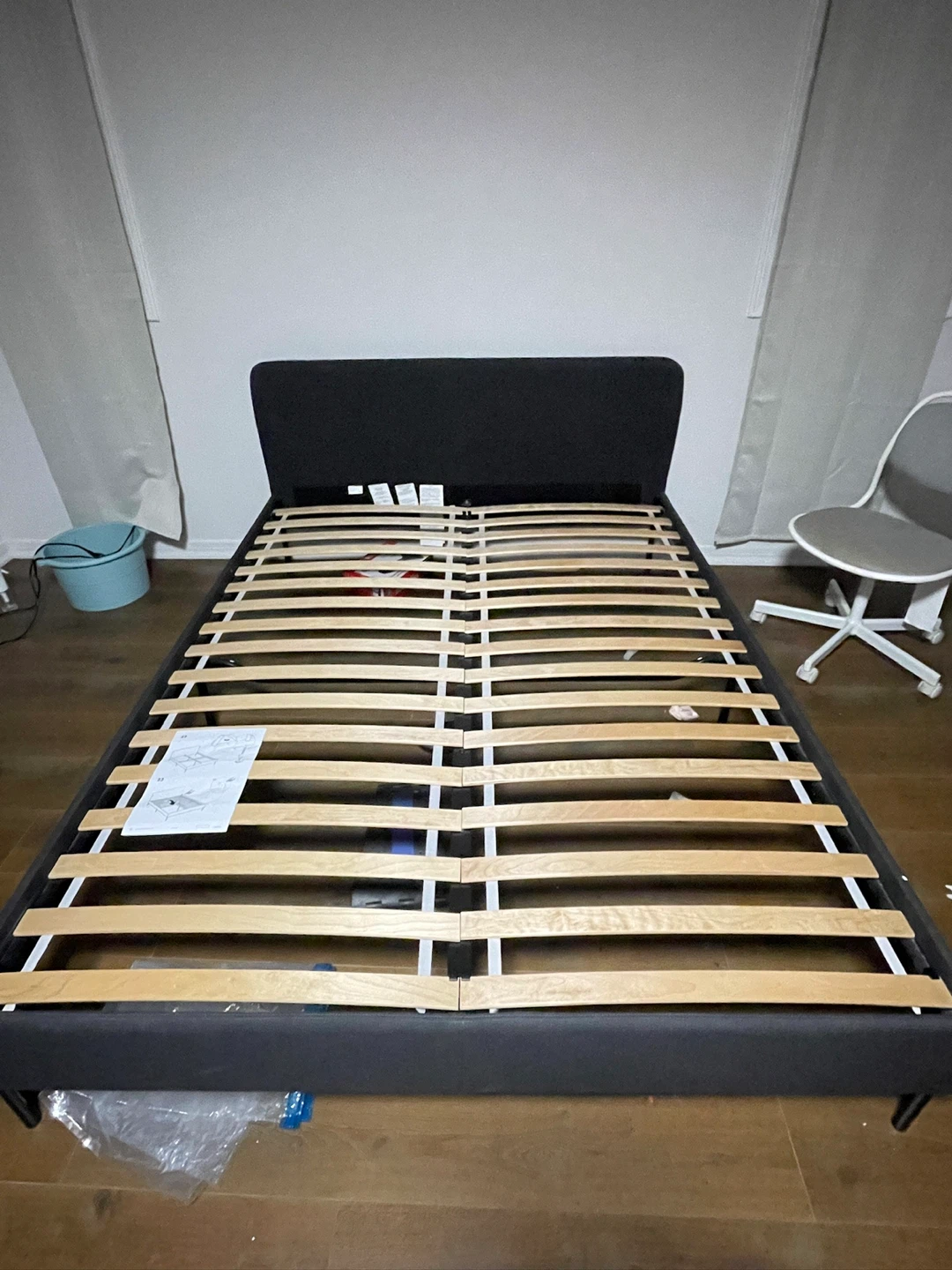 Super new 99% new Queen Size Bed Frame - Black - photo 2