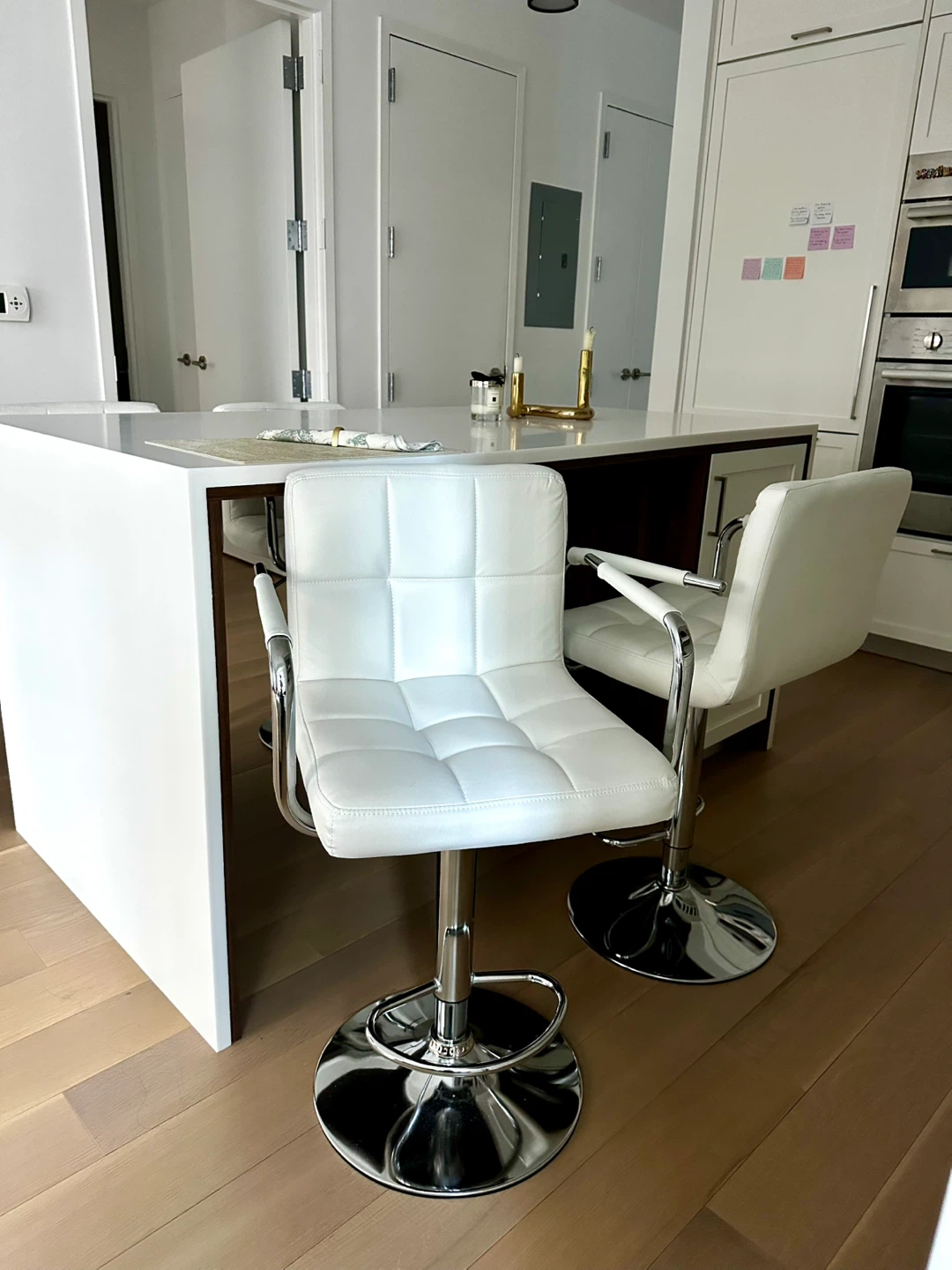 Set of 4 White Adjustable Bar Stools - photo 5
