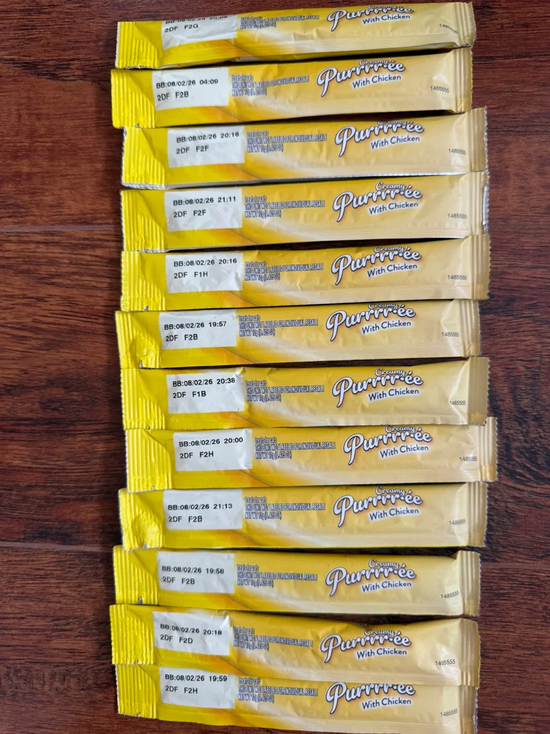 11 Whiskas Cat Food Packs + 12 pouches Temptations Cat Food image indicator(4)