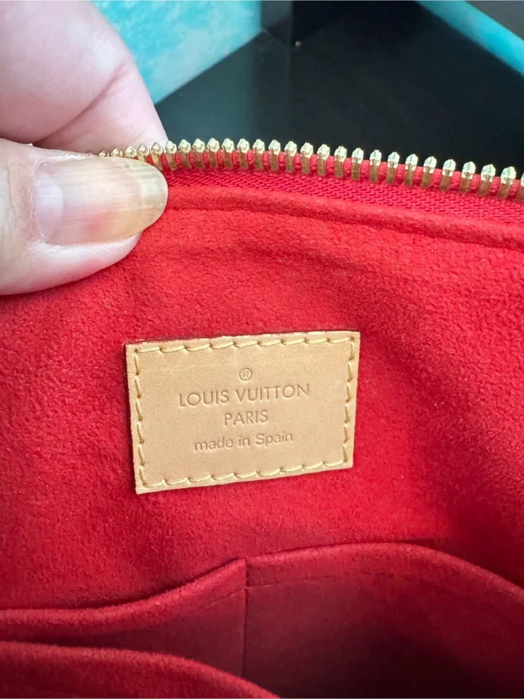 Louis Vuitton Monogram Pallas MM image indicator(3)