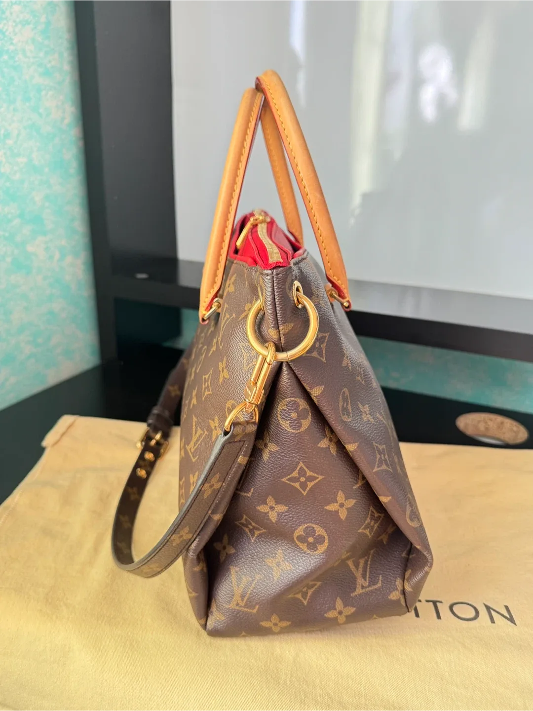 Louis Vuitton Monogram Pallas MM image indicator(7)