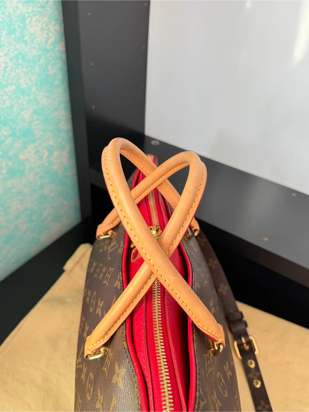 Louis Vuitton Monogram Pallas MM image indicator(10)