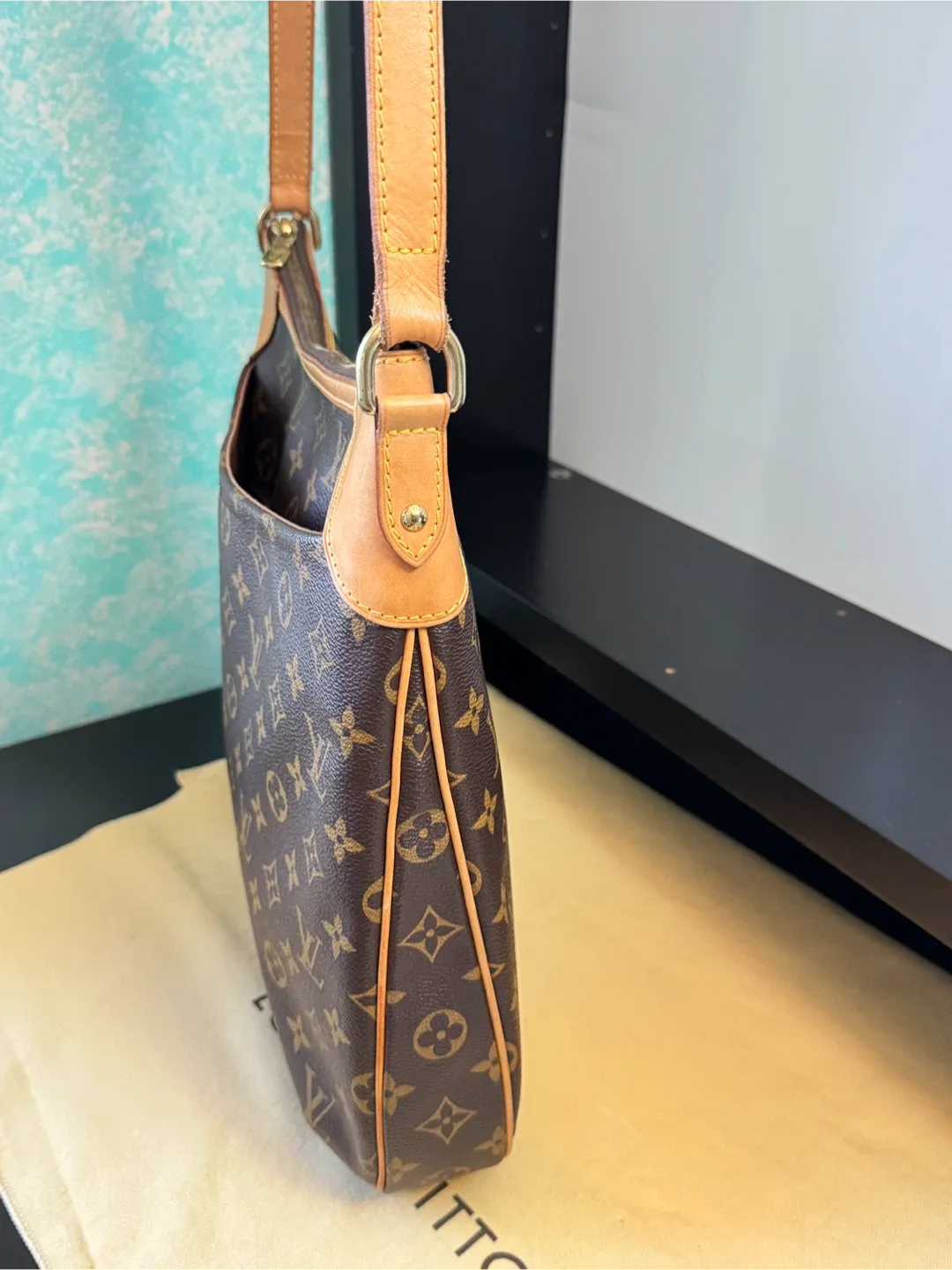 Louis Vuitton Monogram Odean MM   Bag image indicator(10)