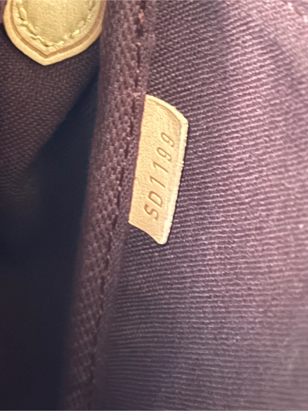 Louis Vuitton Monogram Favorite mm image indicator(5)