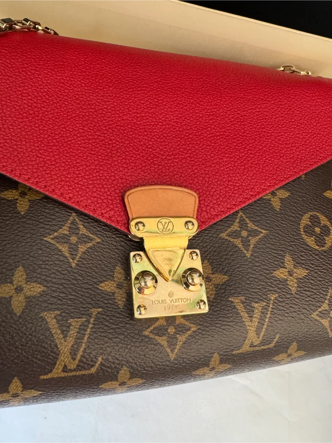 Louis Vuitton Pallas Chain  bag image indicator(4)