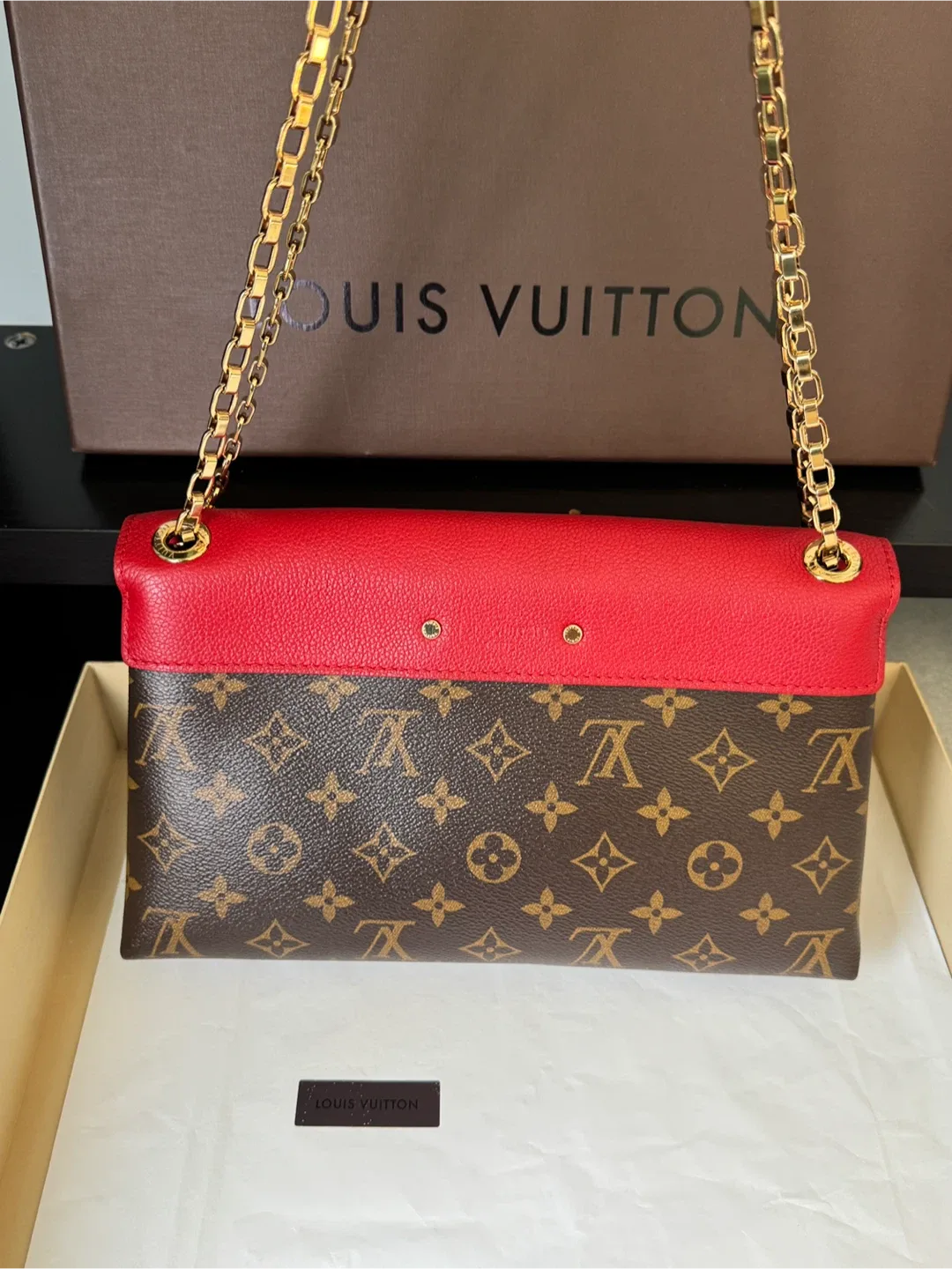 Louis Vuitton Pallas Chain  bag image indicator(2)