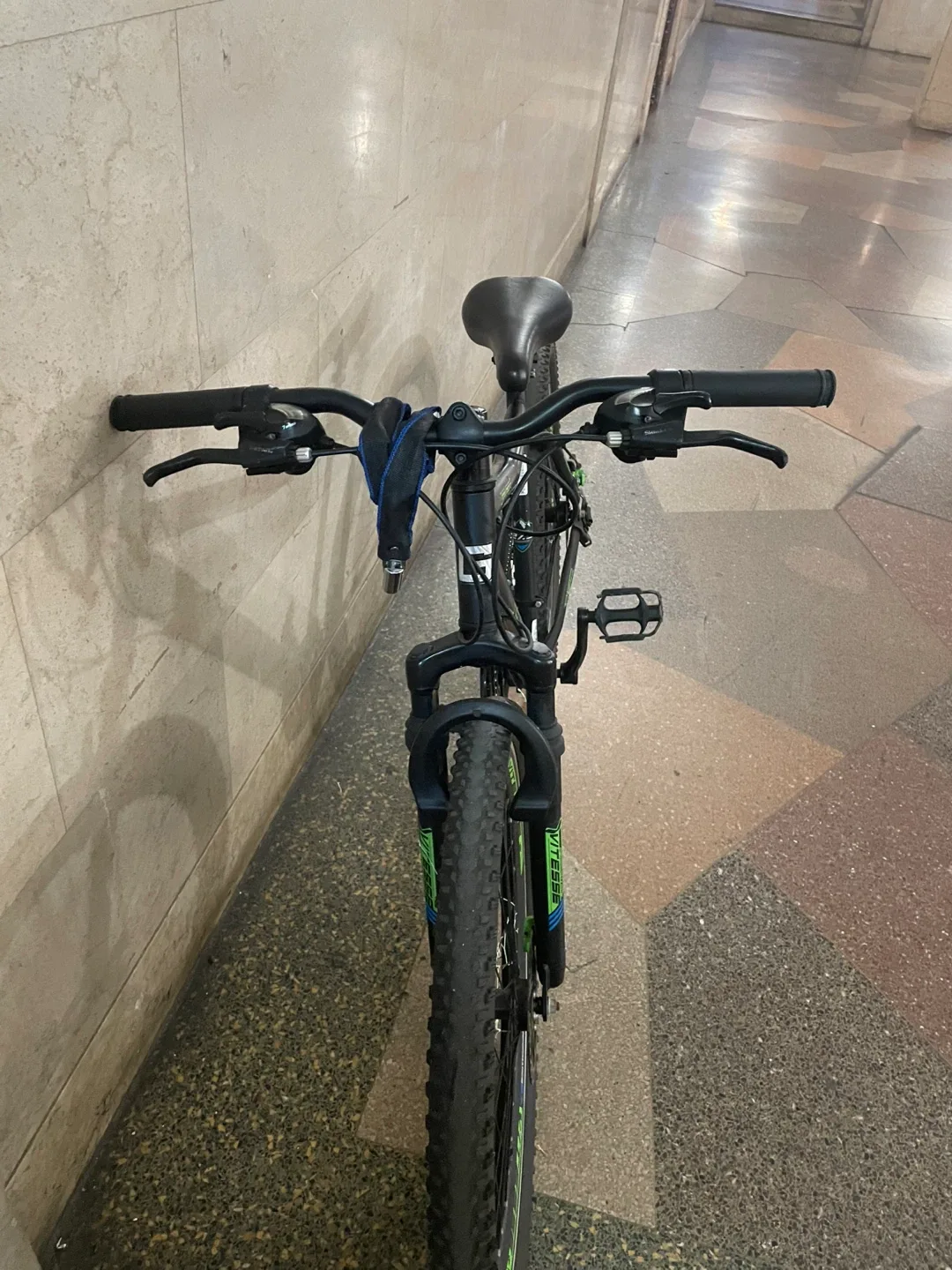 RST Mountain Bike - Black image indicator(2)