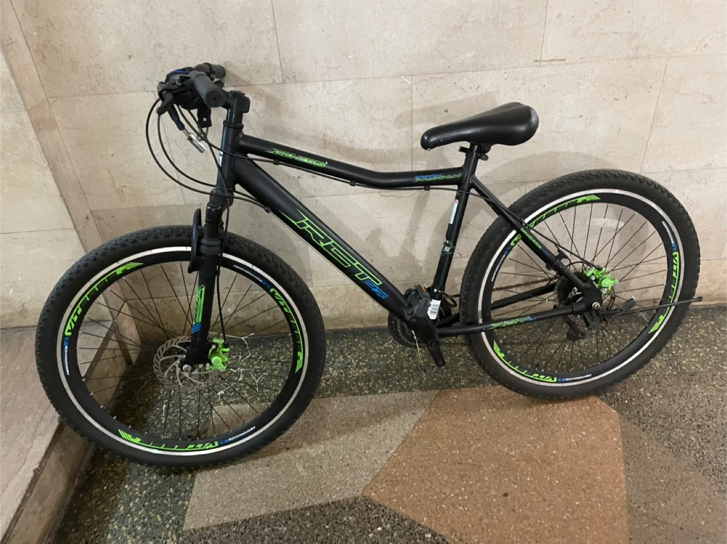 RST Mountain Bike - Black image indicator(3)