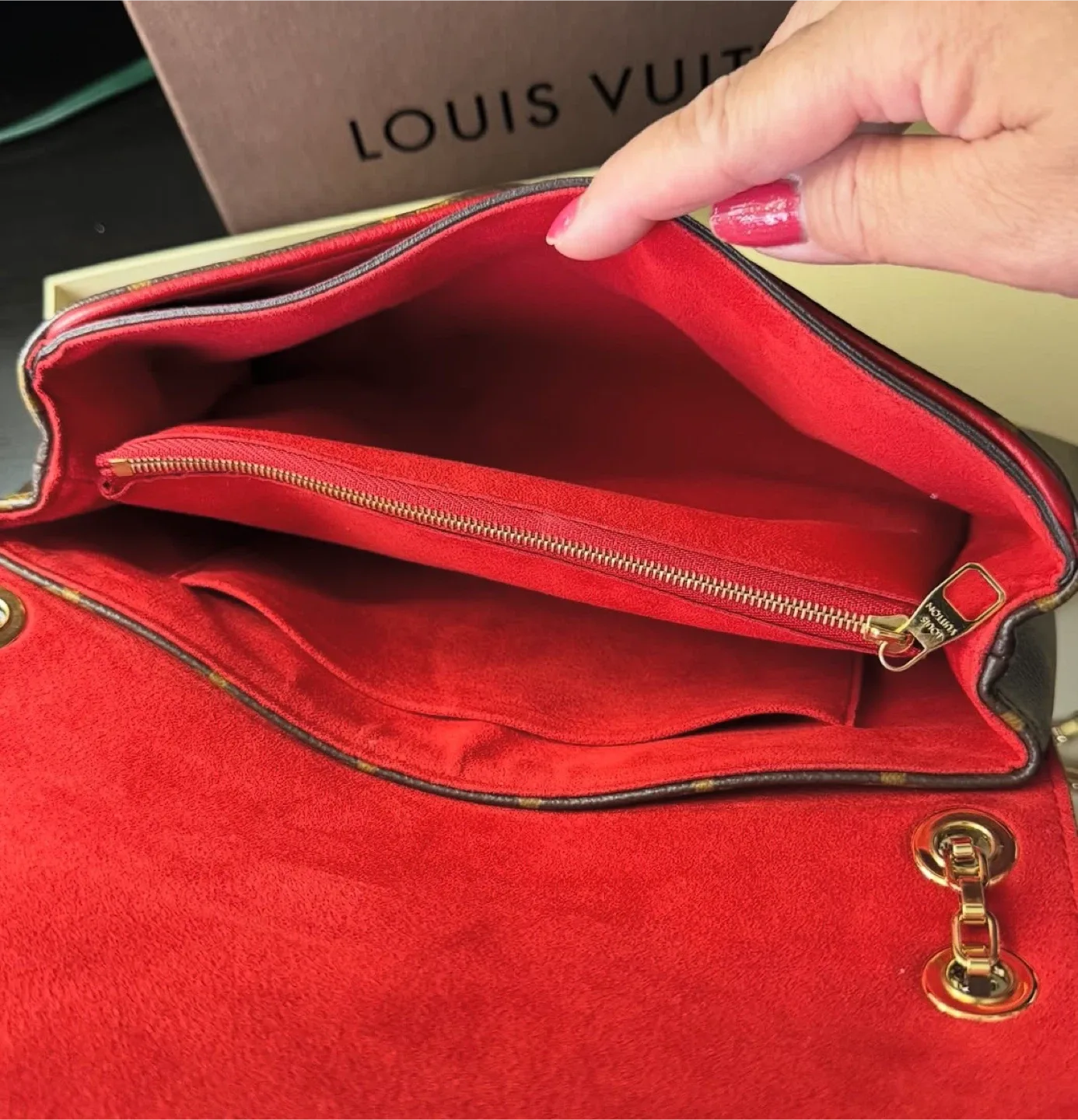 Louis Vuitton Pallas Chain  bag image indicator(6)