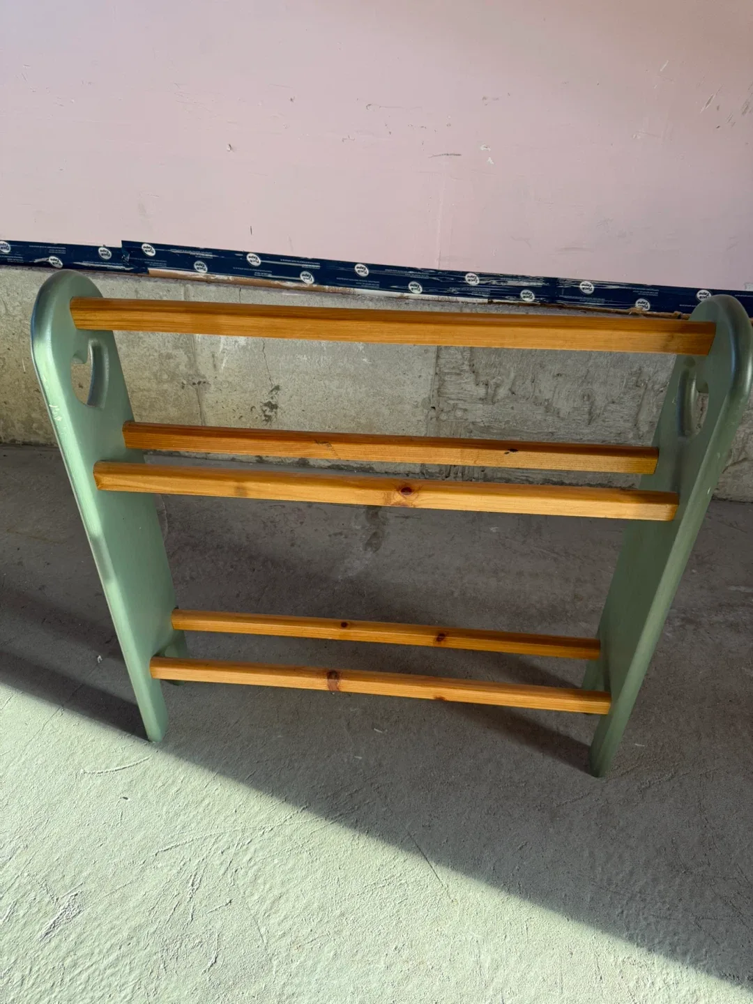 Shoe rack image indicator(3)