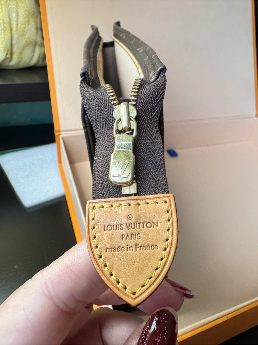 Louis Vuitton Monogram Toiletry 26 Pouch image indicator(5)