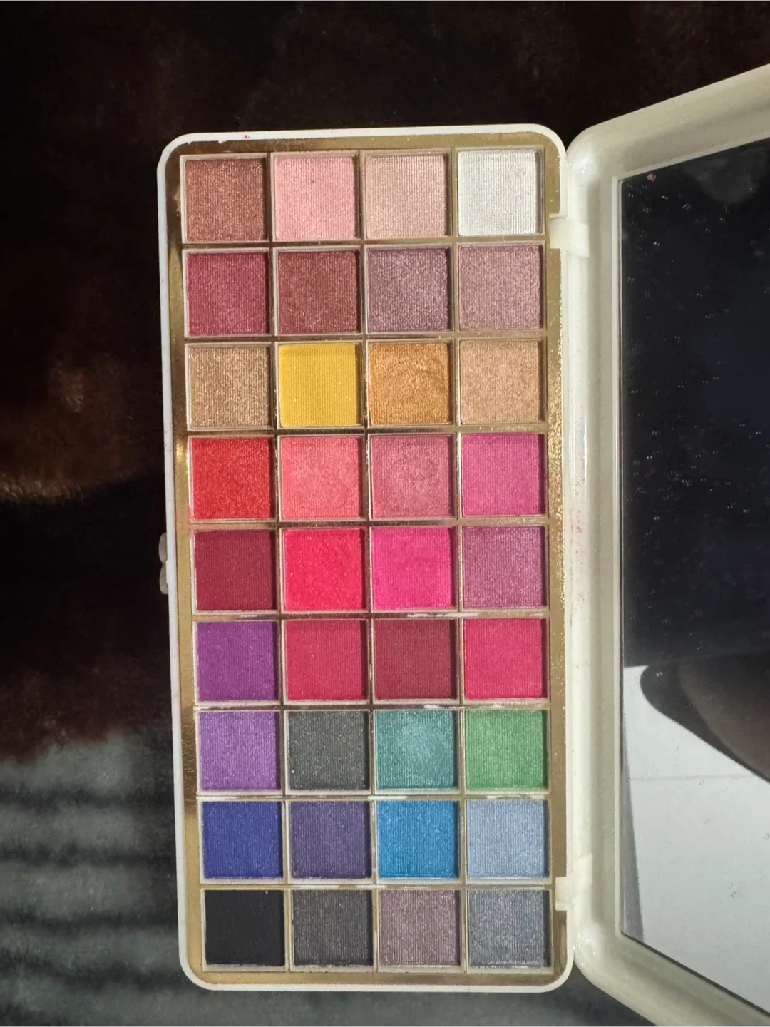 Eyeshadow Pallet image indicator(2)