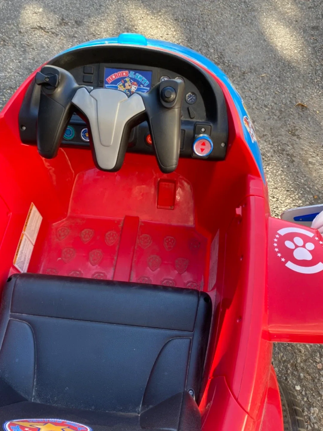 Paw Patrol 12V Electric Air Patroller Ride-On Airplane image indicator(4)