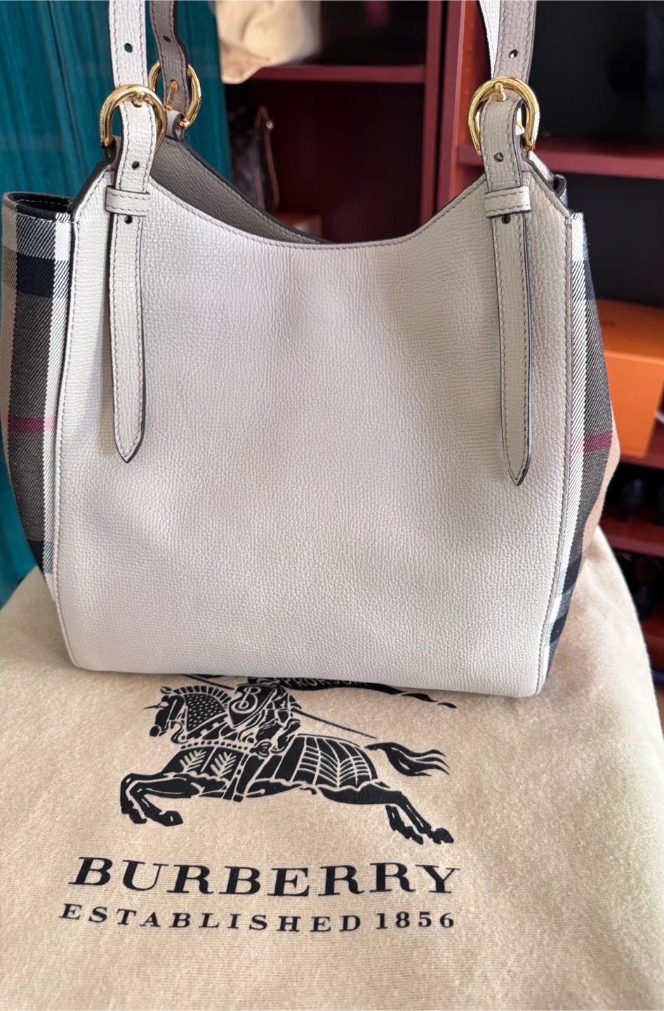 Burberry House Check Fabric Tote Bag image indicator(2)