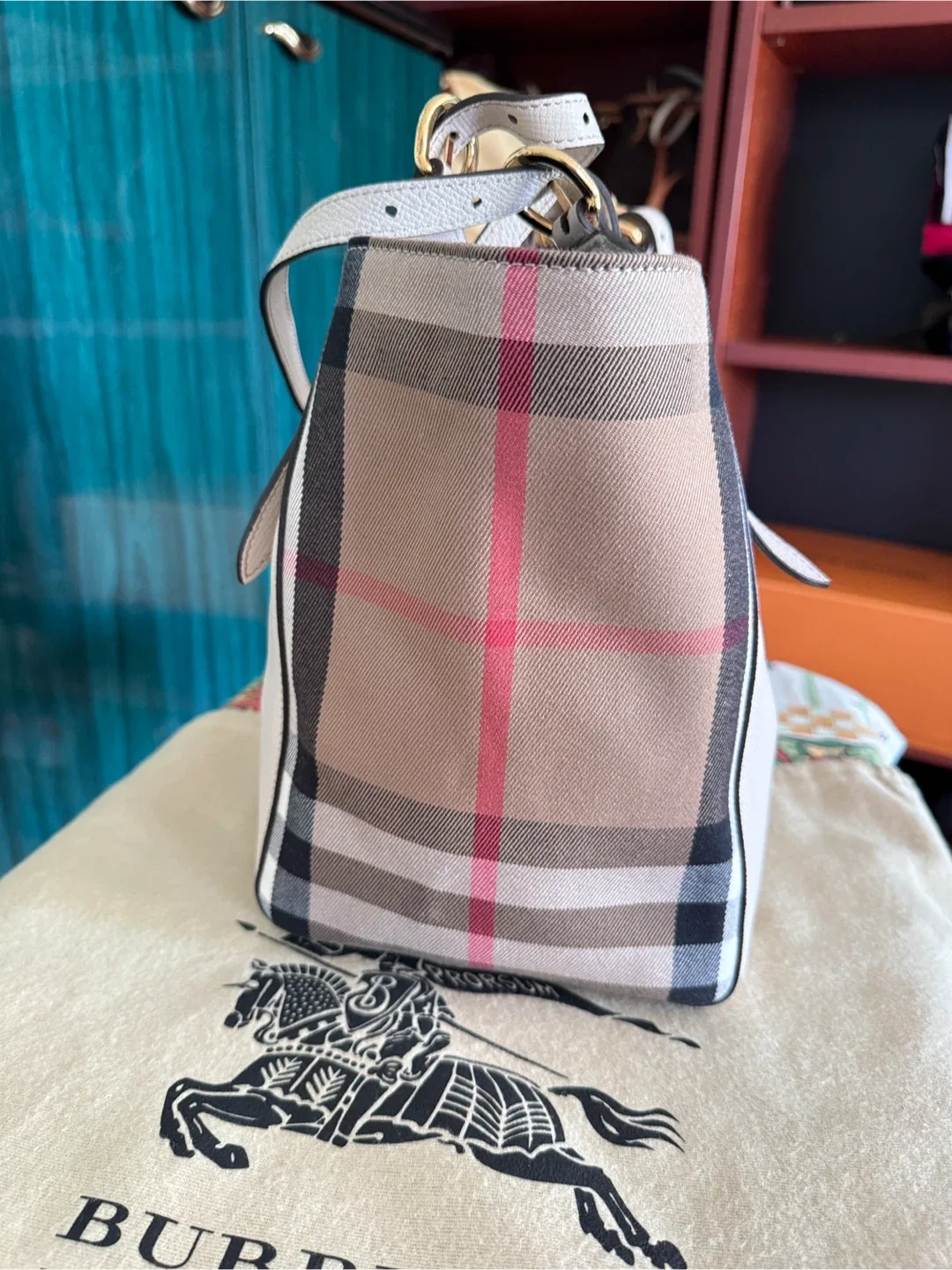 Burberry House Check Fabric Tote Bag image indicator(7)