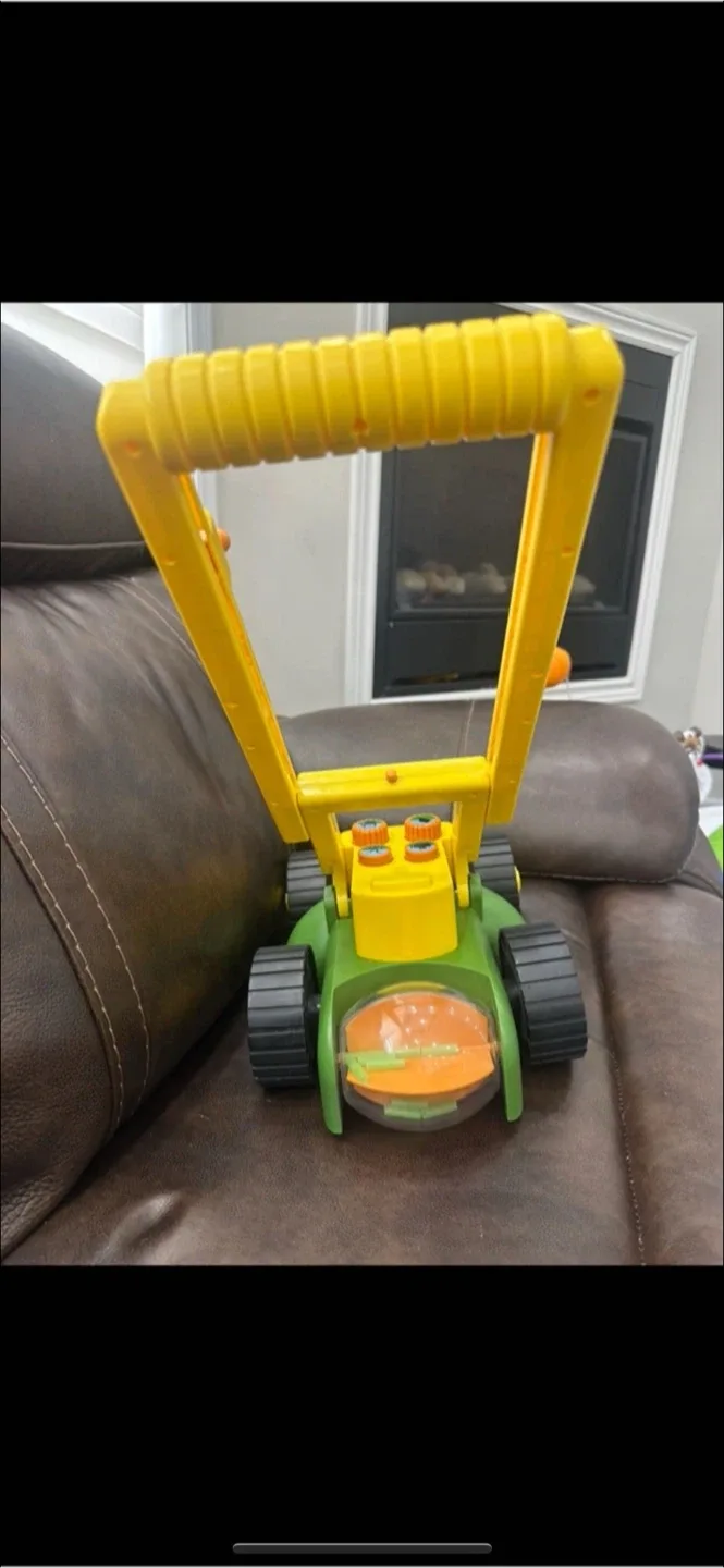 John Deere Toy Lawn Mower image indicator(3)