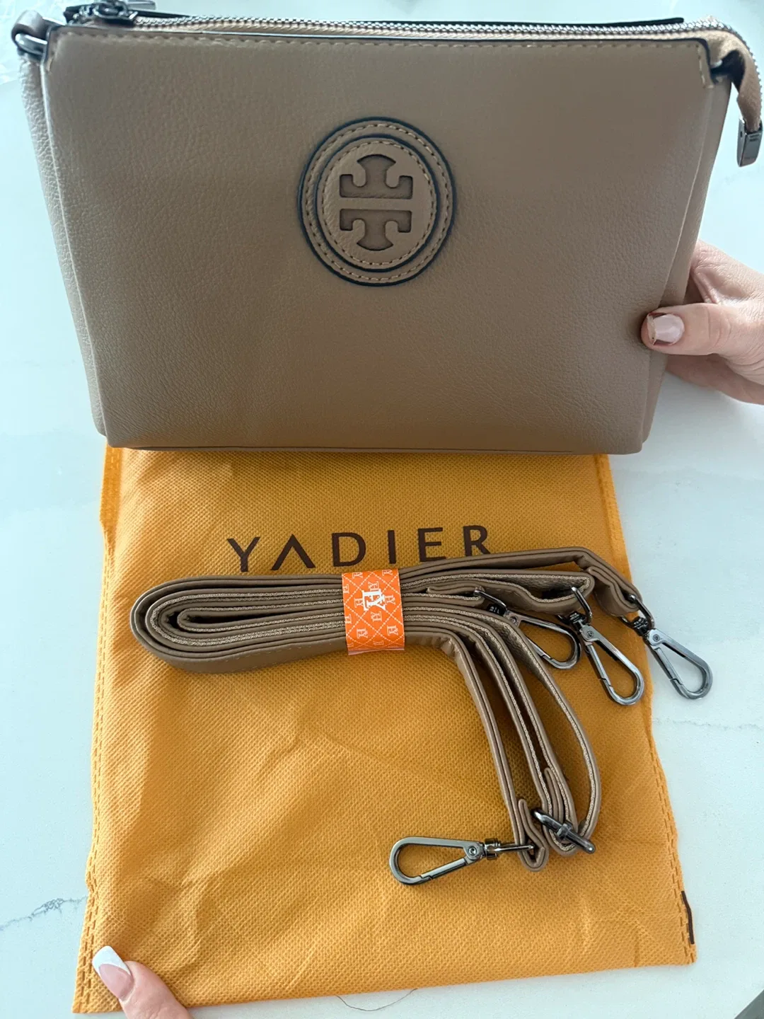 Yadier Beige Crossbody Bag image indicator(3)
