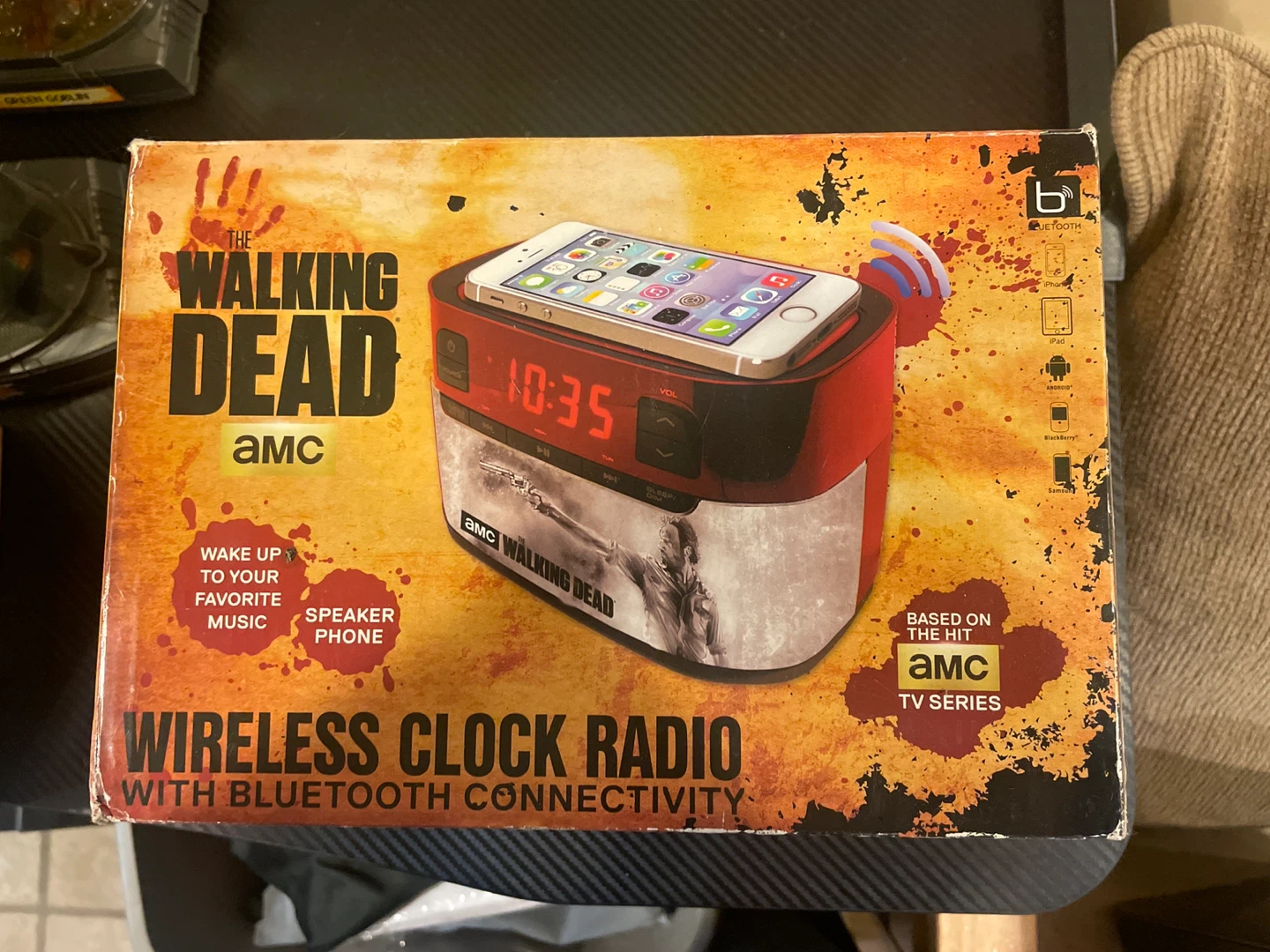 The Walking Dead Wireless Clock Radio