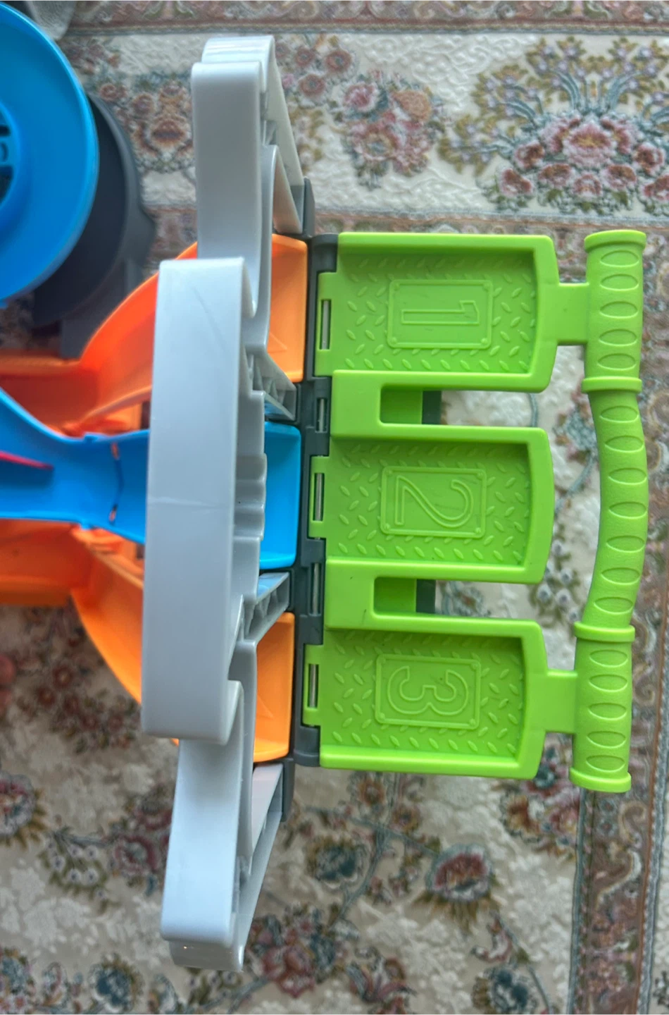 Hot Wheels Fisher-Price Little People Loops Tower Race Track - photo 4