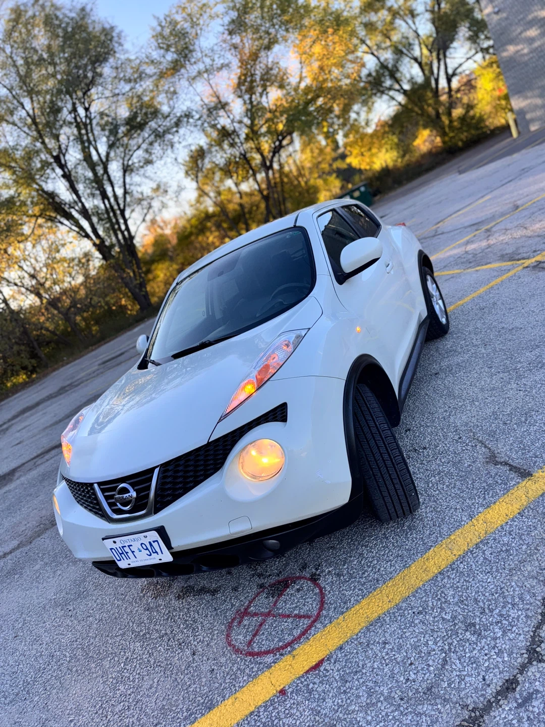 2011 Nissan Juke - White - photo 2