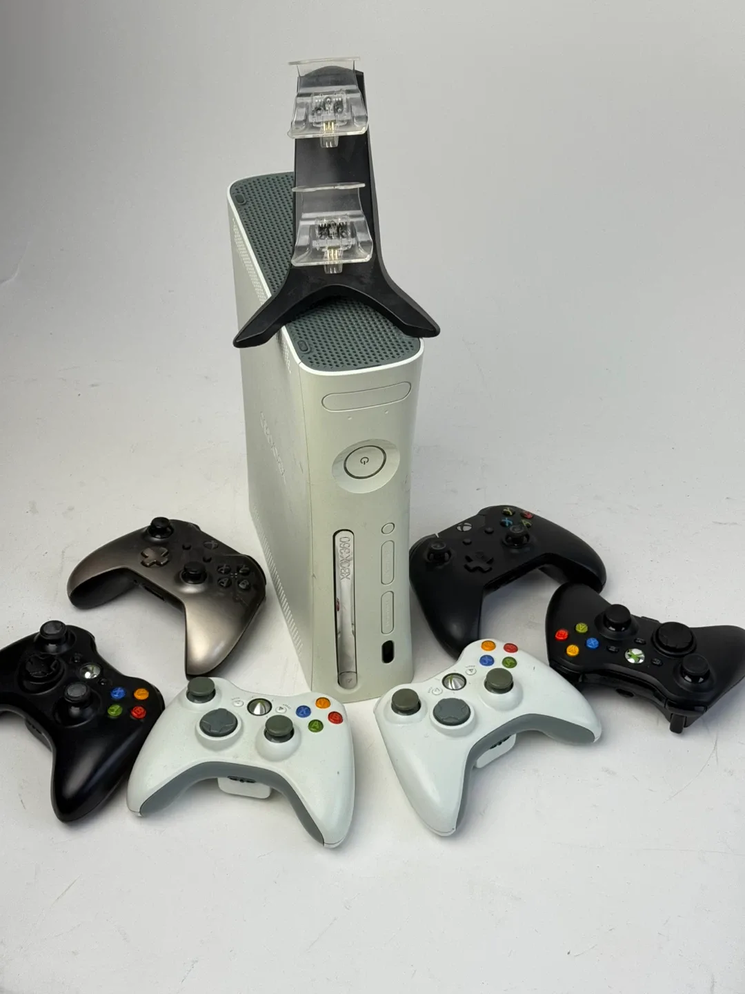 Xbox 360 Console with Controllers image indicator(3)